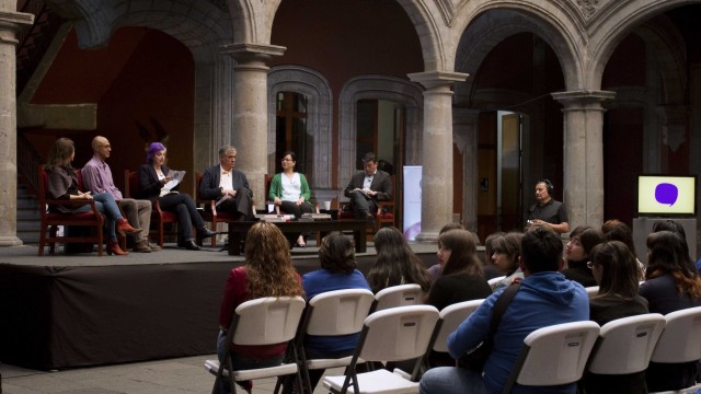 MEX TV DIALOGOS EN CONFIANZA 01.jpg