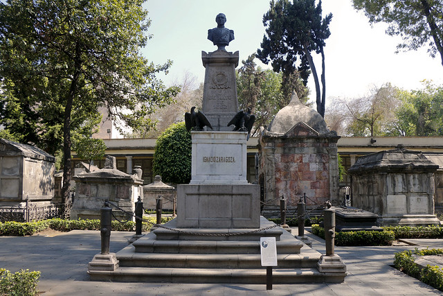 24579892289_516309dbde_z.jpg