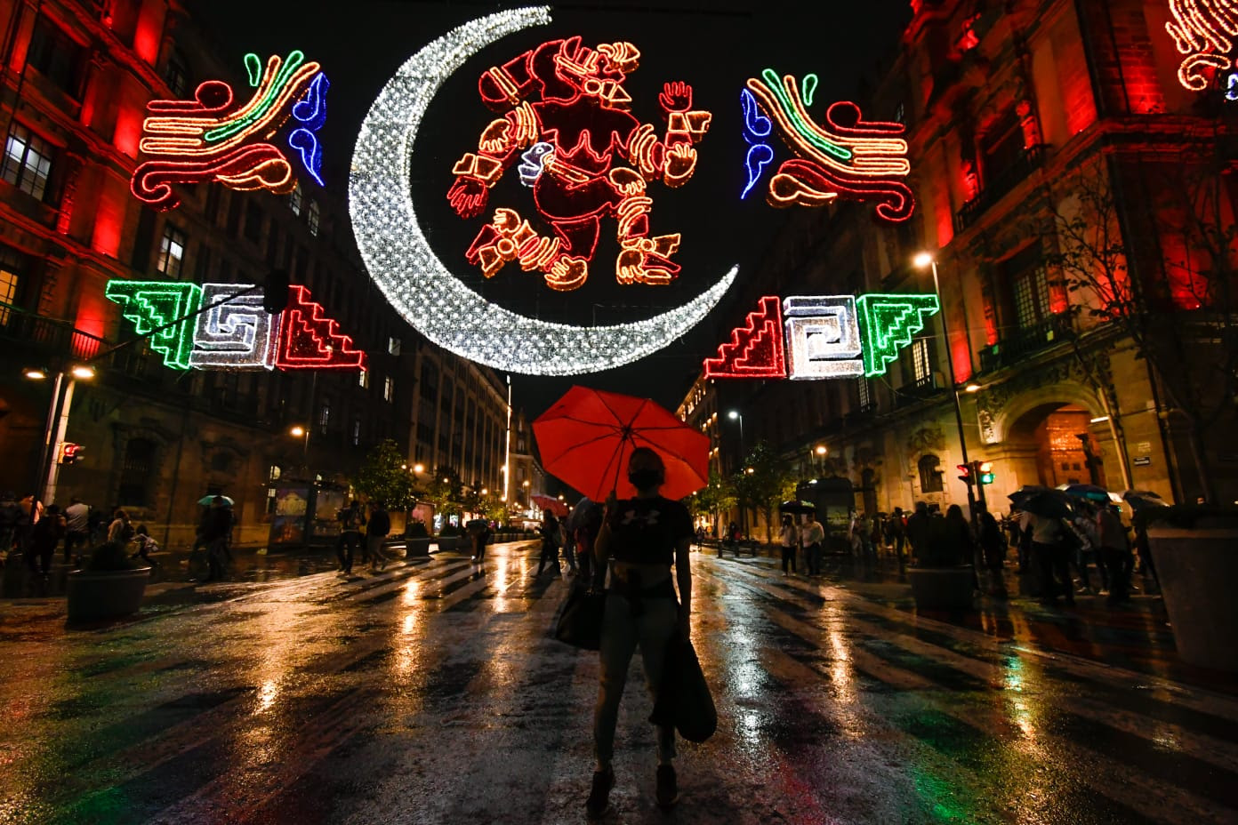 ALUMBRADO DECORATIVO CON MOTIVO DE LOS 500 AÑOS DE RESISTENCIA INDÍGENA MÉXICO - TENOCHTITLAN (5).jpg