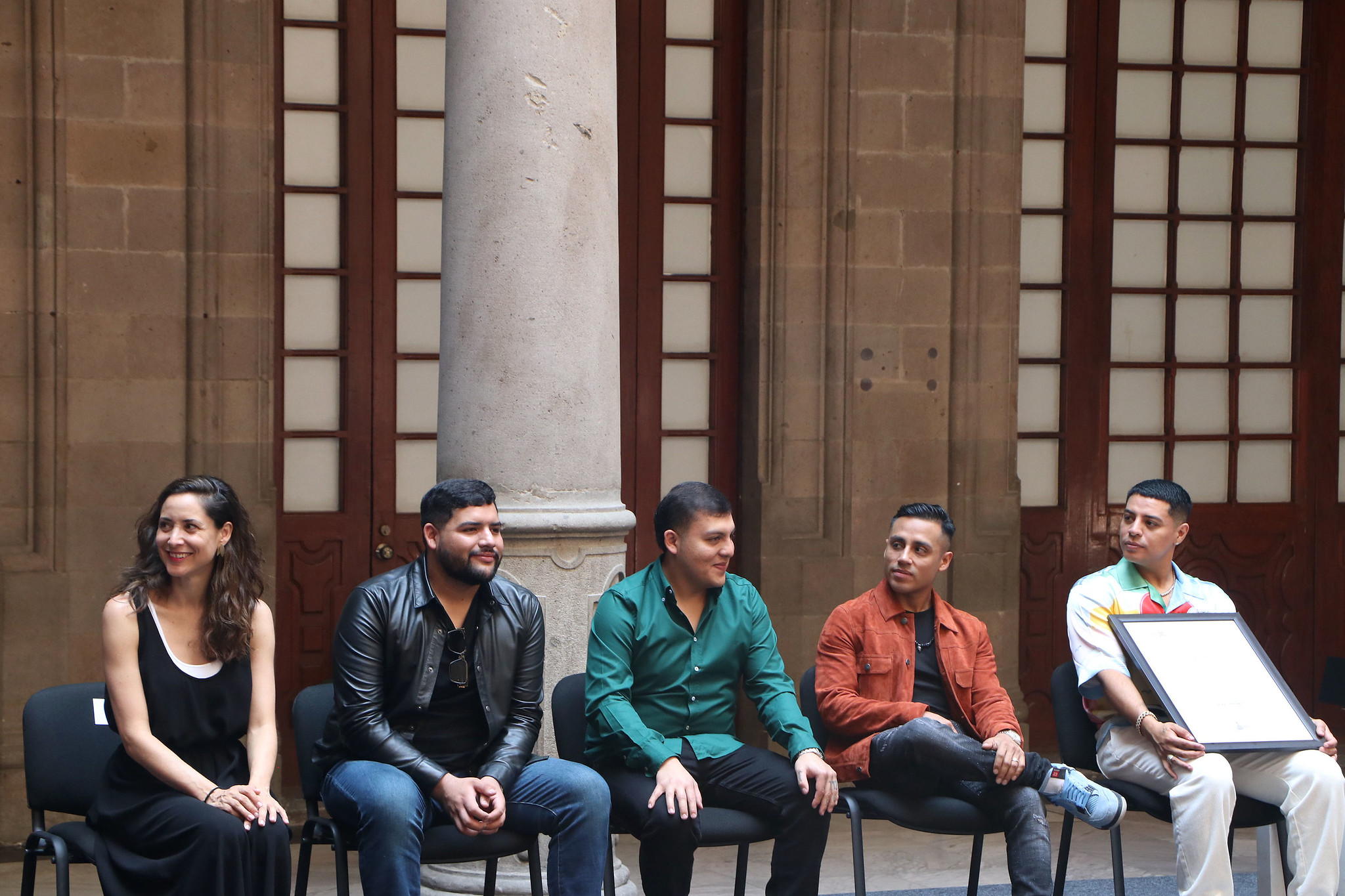GRUPO FIRME4.jpg