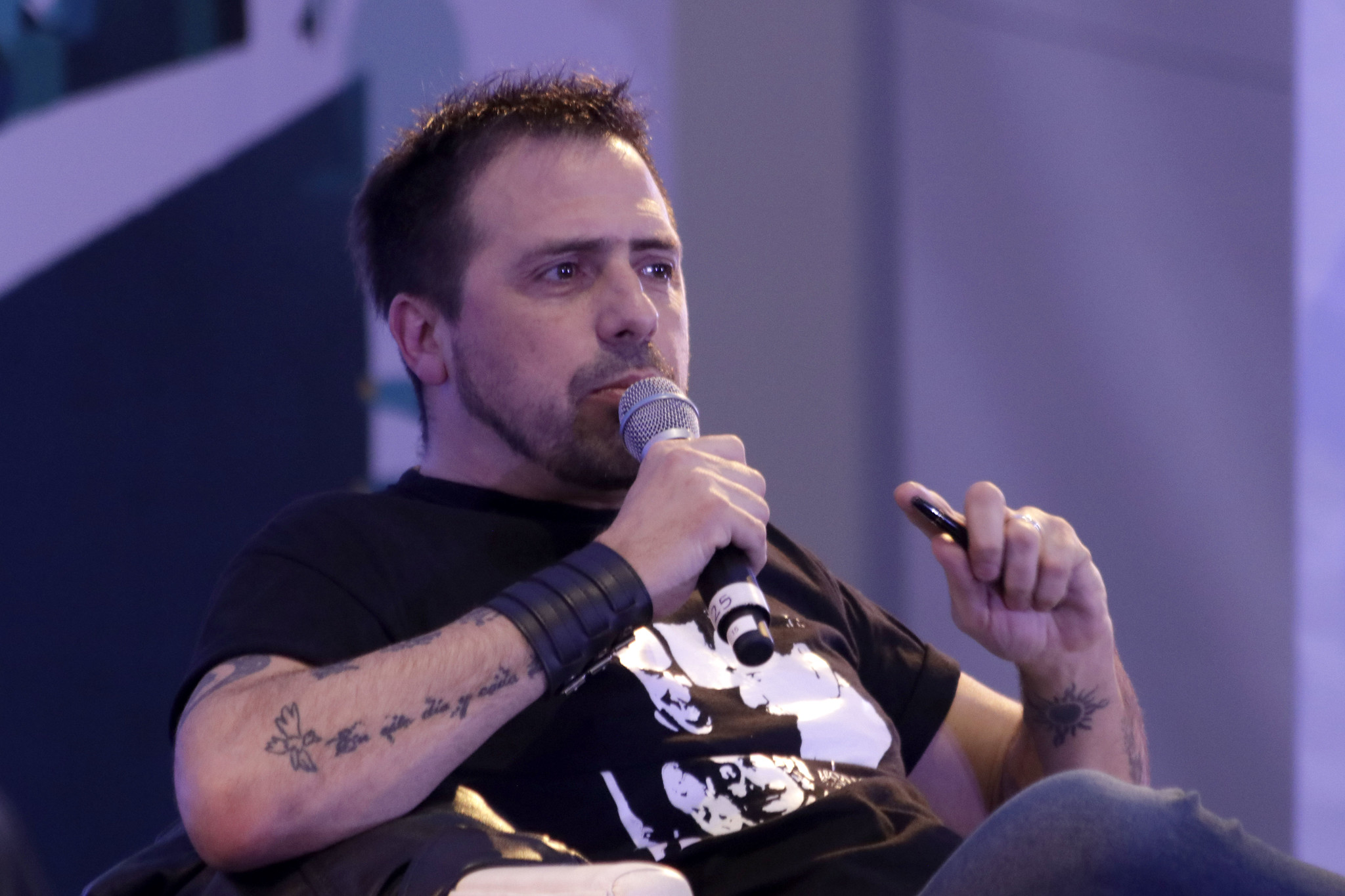 KIKE FERRARI.jpg