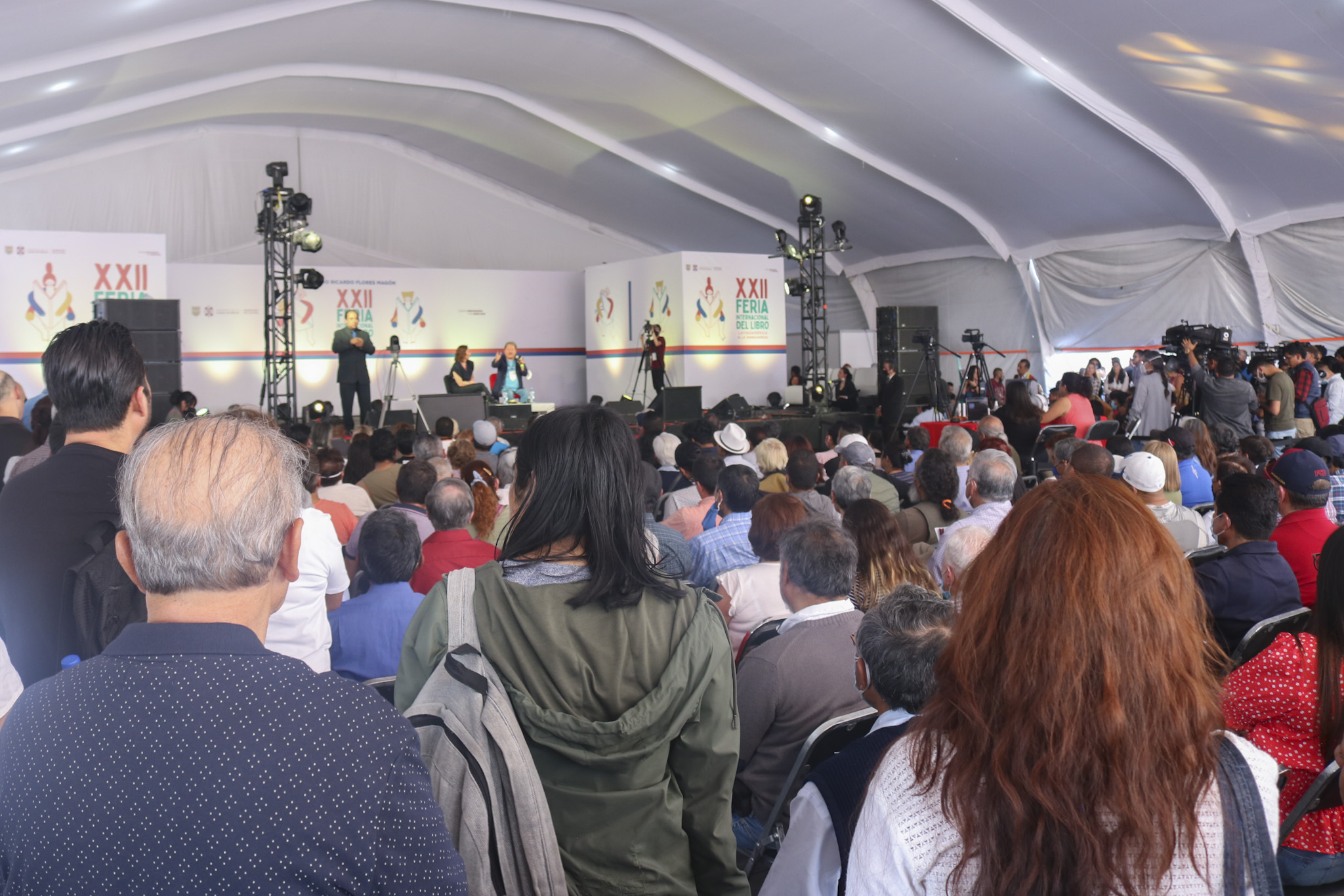 BEATRIZ GUTIÉRREZ MÜLLER Y PACO IGNACIO TAIBO II ABORDAN ELPLACER DE LA LECTURA EN LA XXII FIL ZÓCALO (8).jpg