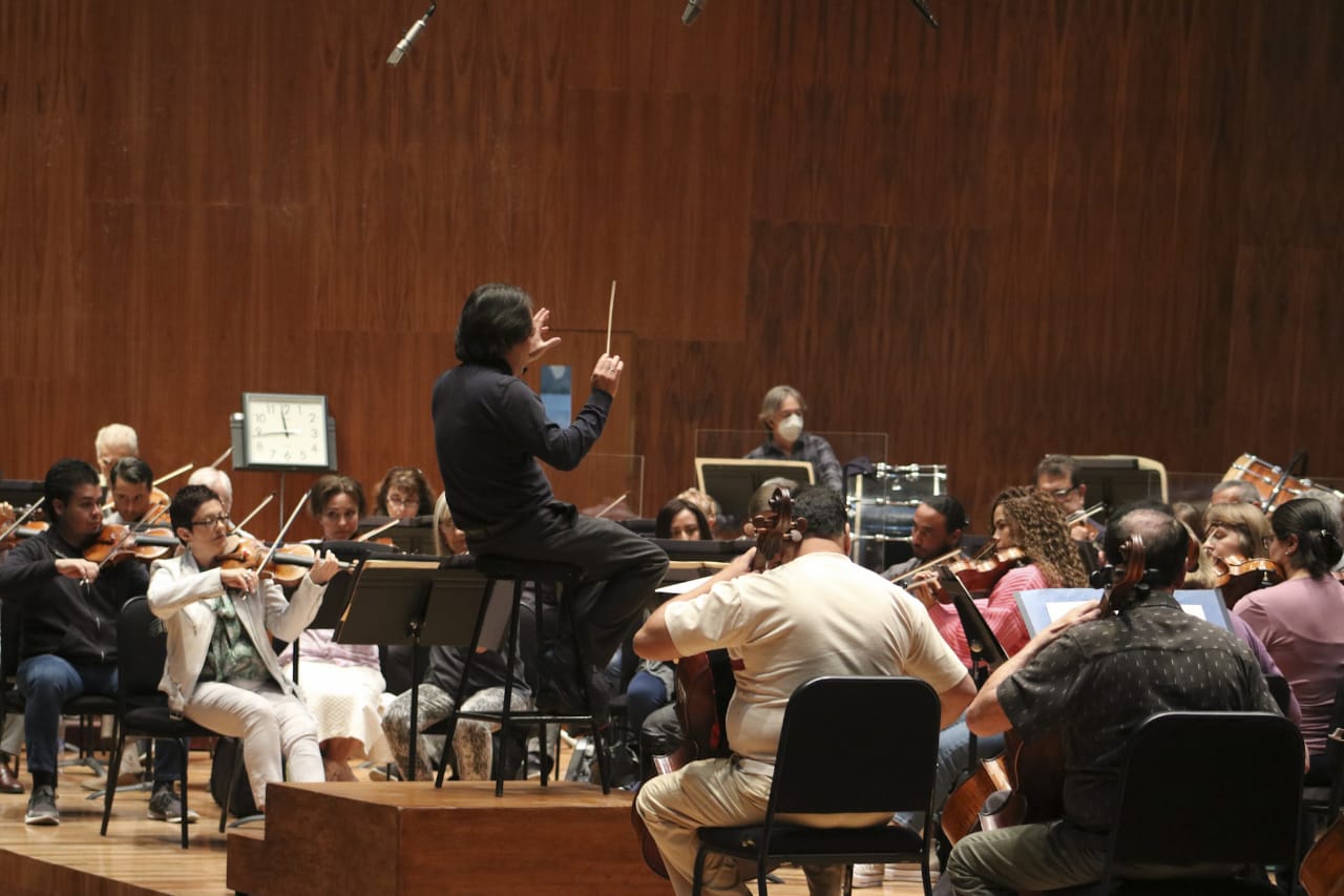 CONFERENCIA Y ENSAYO OFCM CONCIERTOS FIN DE AÑO  (8).jpeg