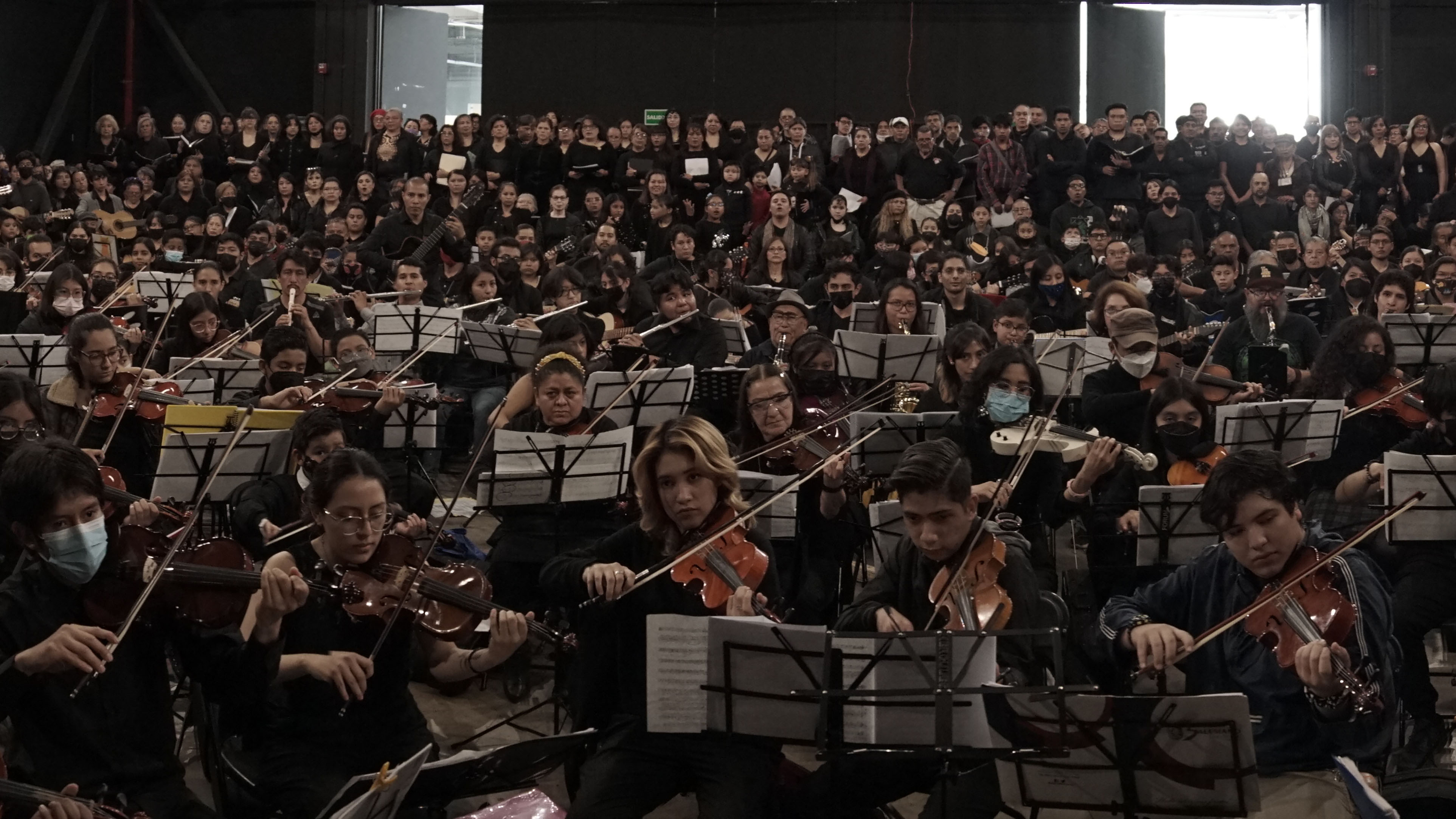 CORO Y ORQUESTA_.jpg